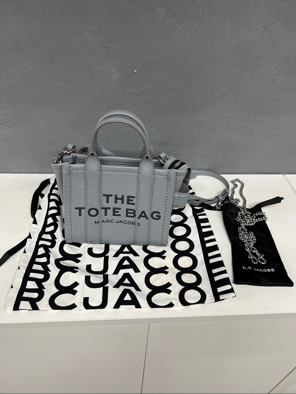 Marc Jacobs The Tote Bag Mini Leather Tote in Gray